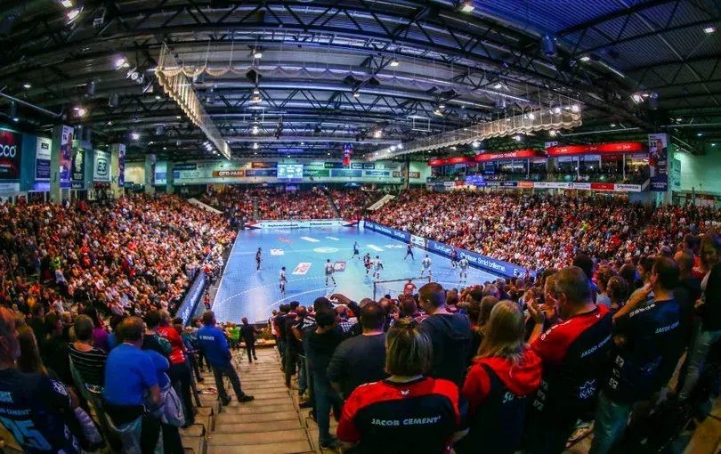 Atmospheric sports arena in Flensburg — handball, football and boxing live