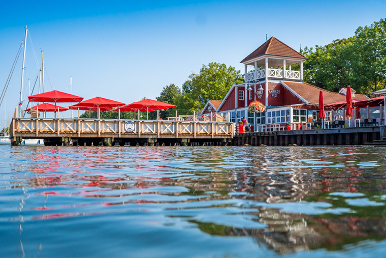Gosch Fischrestaurant am Flensburger Hafen direkt am Wasser